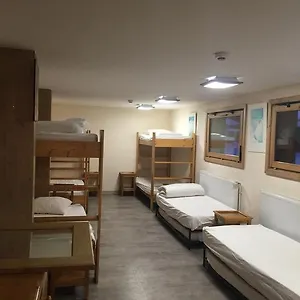 https://fleur-des-neiges.hotels-rhonealpes.com